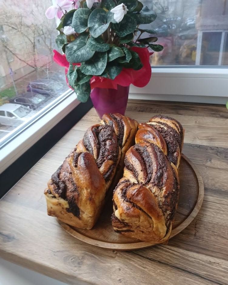 Cozonac împletit cu ciocolată