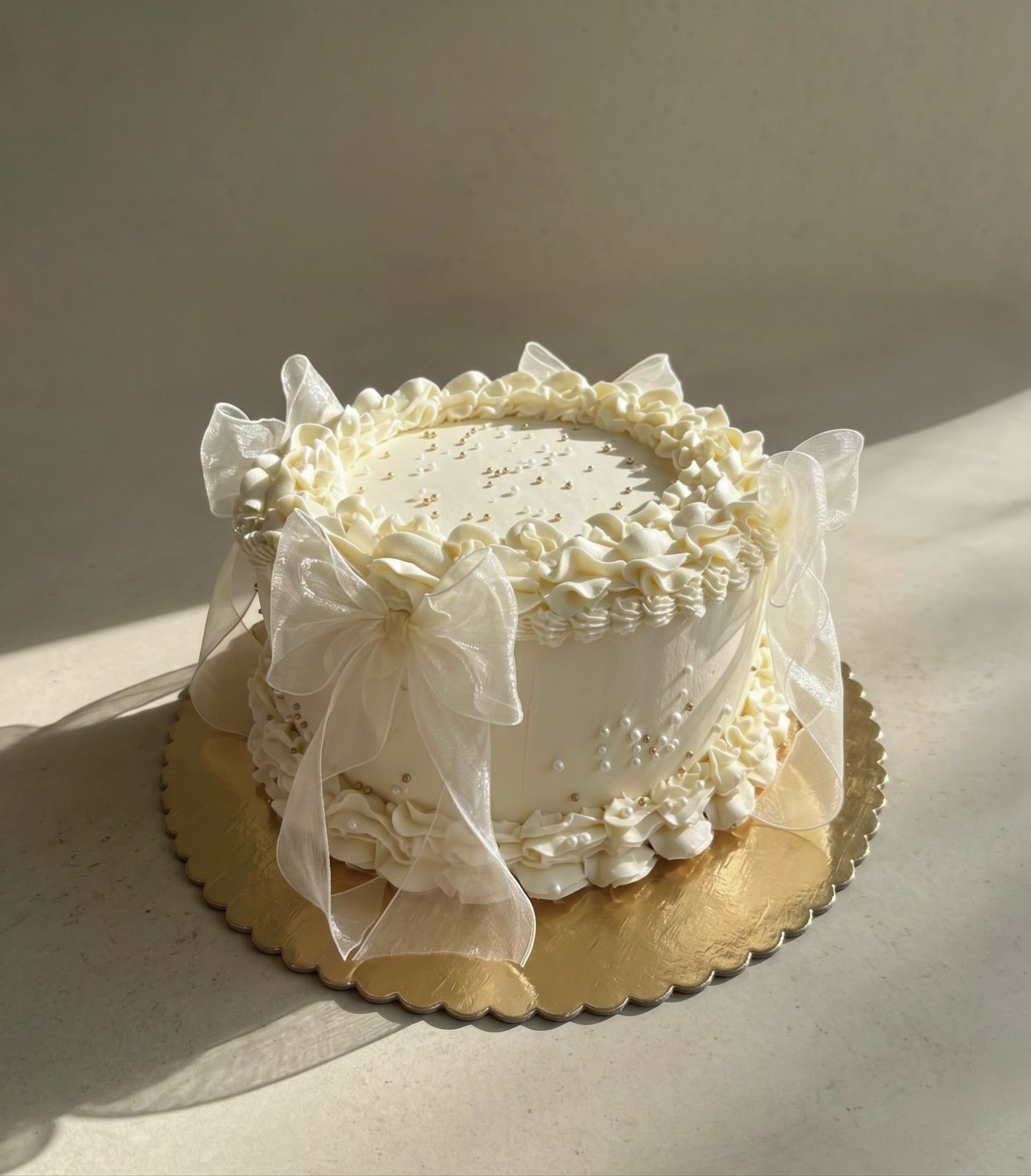 Tort vintage cu fundițe din organza